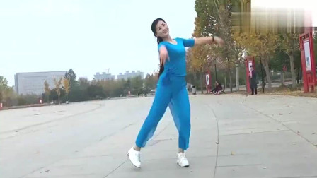 辣妈广场舞《天在下雨我在想你》歌好听舞好