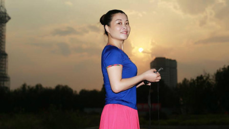 云裳广场舞《泥人情歌》重点组合动作分解