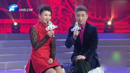 二人转《小拜年》闫学晶与周炜同台表演