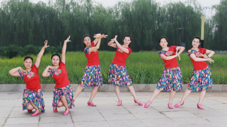 云裳广场舞《最美最美》舞姿优美 动作流畅