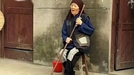 柳琴戏《摔拐记》狂风呼啸天色变 衣裳单薄