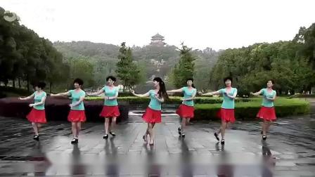 动动广场舞 《真的不容易》