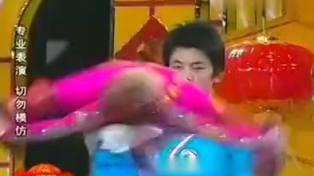 东北二人转《蹬技》看这小女孩大显身手