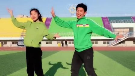 幼儿舞蹈《我是一颗跳跳糖》非常可爱的幼儿