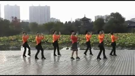 动动广场舞 《花桥流水》