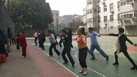 学练健身气功《易筋经》