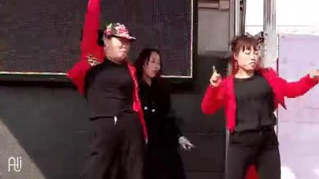 河北深州格格广场舞《白卡白卡》