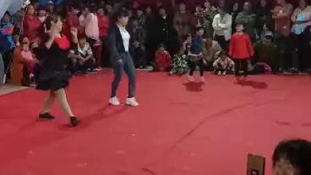 格格广场舞《老妹你真美》