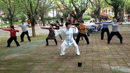 全民健身气功八段锦