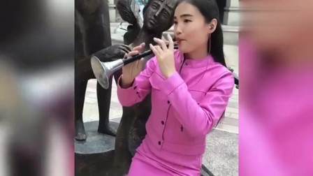 农村姑娘唢呐演奏经典歌曲《真的好想你》吹