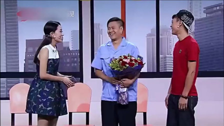 《尴尬求婚》张小斐搞笑小品 真是太逗了