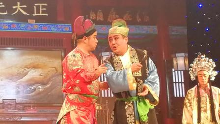 戏曲小品《新铡美案》观众都笑得合不拢嘴了