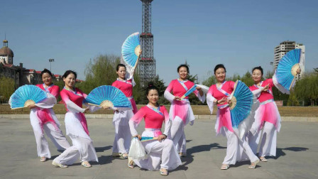 云裳广场舞《巾帼传奇》豪迈大气民族扇子舞