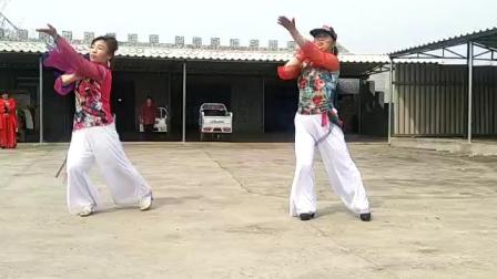 格格广场舞《雨花蝶》