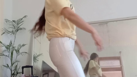 赵茉莉广场舞 《油菜花之恋》32步下载