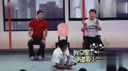 精彩小品《一百元的故事》观众掌声不断
