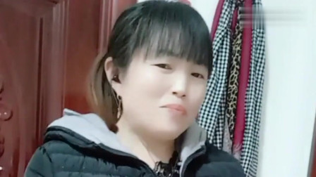美女学唱莲花落《光棍冷》表演的惟妙惟俏 