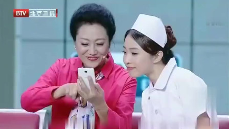 《明天我陪你》车晓和母亲跨界演小品 真是