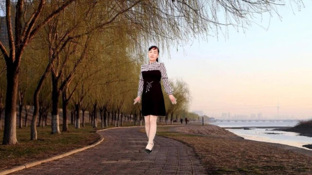 民间小调广场舞《小日子》动感十足 好听好