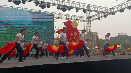 宁夏中宁县全民百姓健康舞《天南地北唱中华》下载