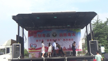 小品《妈妈我错了》笑中带泪 感动全场