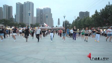 广场鬼步舞《简单八步》现场教学百人共舞好
