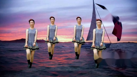 建军节广场舞《军港之夜》新创特色水兵舞附