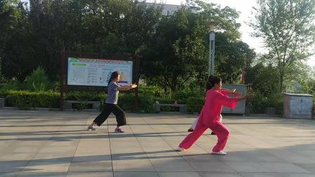 太极初学者广场晨练42式太极拳