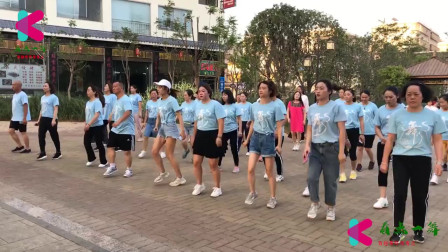 经典动感广场舞《老妹你真美》辣妈美女齐跳 舞步简单时尚下载