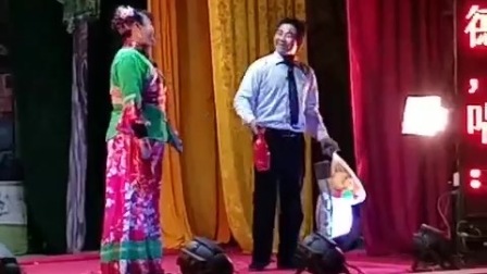 客家小品《五华青哥与媒人婆》逗得全场爆笑
