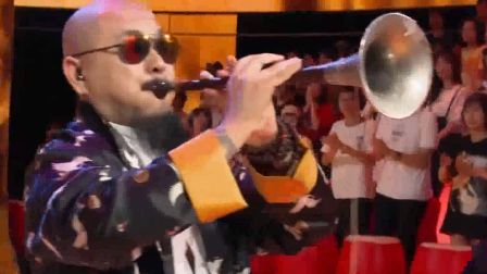 唢呐神曲《百鸟朝凤》DJ版火了 现场太嗨了