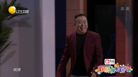 小品《疙瘩汤》让观众哈哈大笑