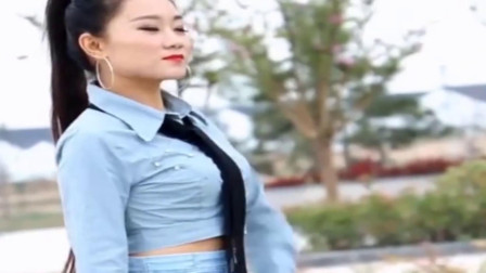 女歌手唢呐吹奏《我的快乐就是想你》经典百