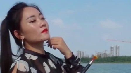 女歌手唢呐独奏《二泉吟》重温经典旋律 令