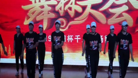 《广场舞》愿做拉萨那朵莲表演  中亚辣妈健