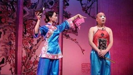 《傻子唱歌》2020爆笑小品 观众笑的收不住