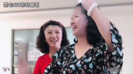 二人转《马前泼水》选段 闫学晶 付连英 演唱诙谐好听下载