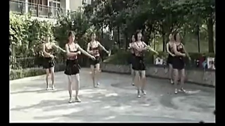 周思萍广场舞 《草原之月》教学视频基础步