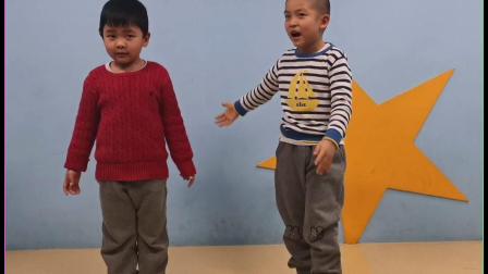儿童相声《袋鼠的袋子》蓝话筒刘一阳和田宸骏表演