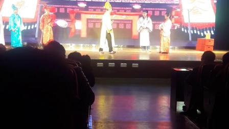 魔术小品《秋香贬唐伯虎》搞笑小品短剧本 6