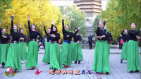 玲珑广场舞《蓝月山谷》舞步简单好听又好看