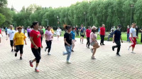广场舞《点歌的人》正面时尚舞步好听好看附