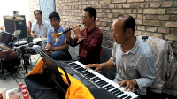 唢呐乐队演奏《别亦难》动听的乐调配上电子