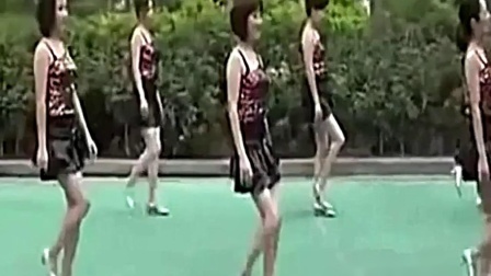 周思萍广场舞《 我爱的人怎么不在我身边》