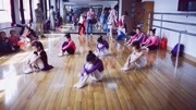 幼儿舞蹈《大鱼》教学视频基础步慢动作分解