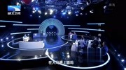 妻子跟着跟踪丈夫发现他跟同事亲亲抱抱他的