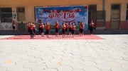 最新幼儿歌舞教学视频大全《童年的弯月亮》