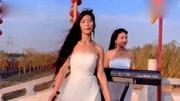 唢呐下载免费mp3《花桥流水》两个大妹子电