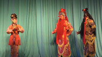 秦腔演出《宝莲灯》演员在舞台表演上底气十