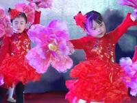 幼儿园大班舞蹈《我和我的祖国》